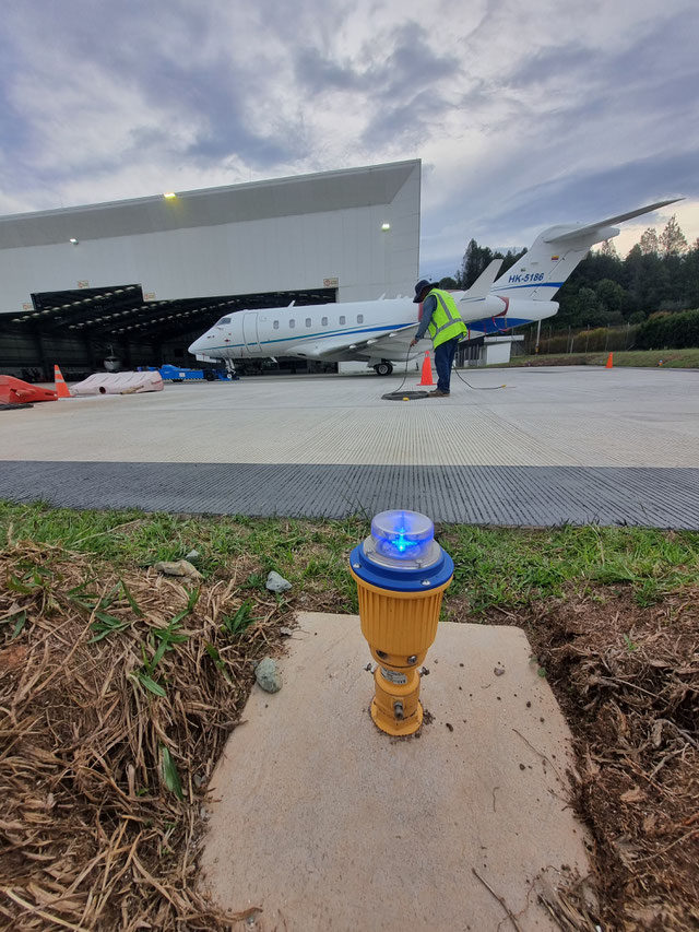 Sistemas de Iluminación para Plataformas de Maniobra y Ayudas Visuales Aeronáuticas